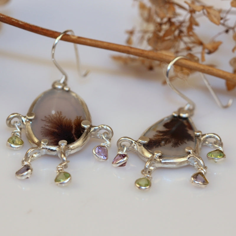 Hanging earrings with dendritic agate and color gemstones