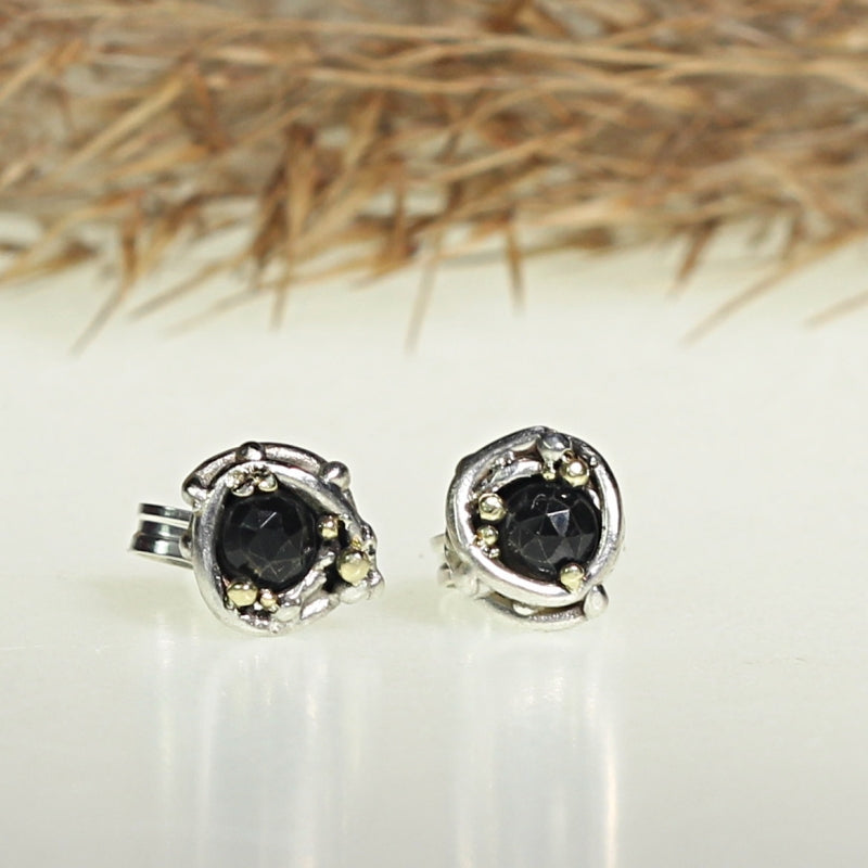 Stud earrings with black spinels - small