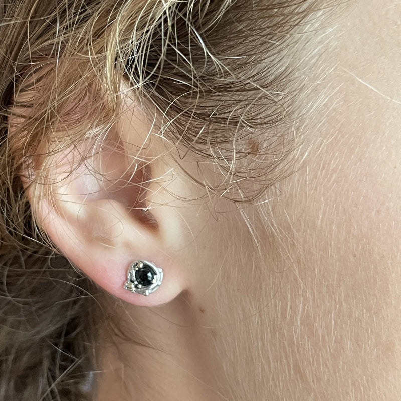Stud earrings with black spinels - small