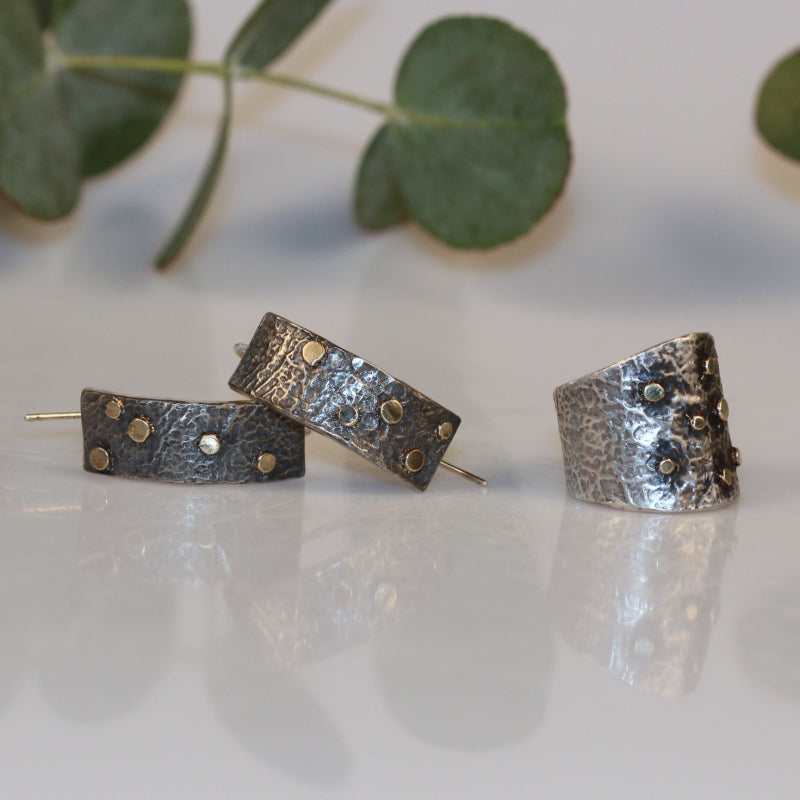 Simply metals earrings with gold dots