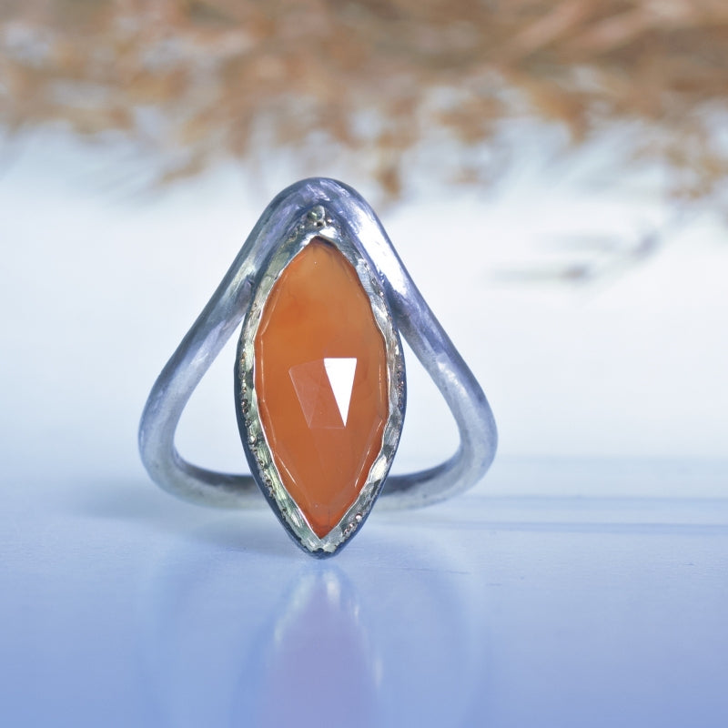 Ring with marquise shape carnelian
