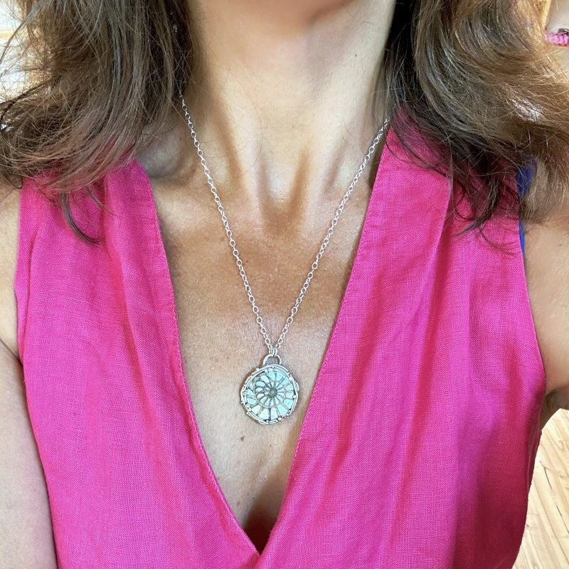 Necklace with ammonite with mother of pearl