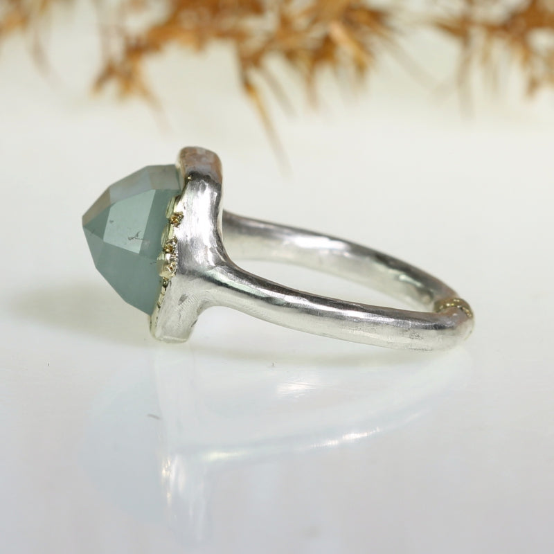 Ring with geometric shape aquamarine