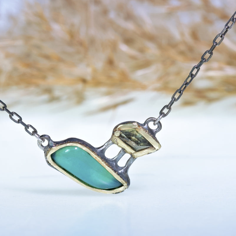Necklace with gemsilica and sapphire