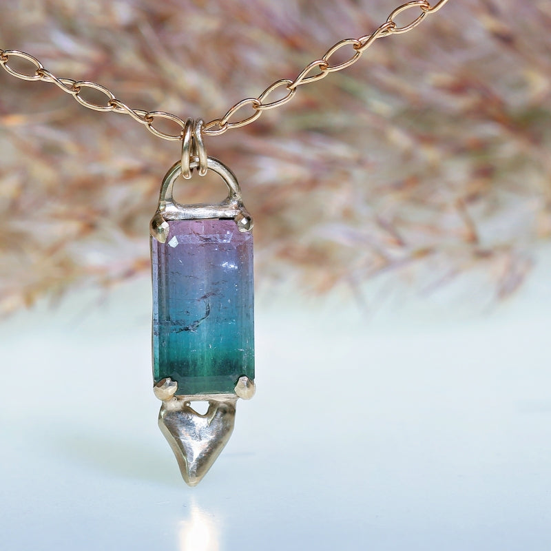 White gold necklace with tricolor tourmaline