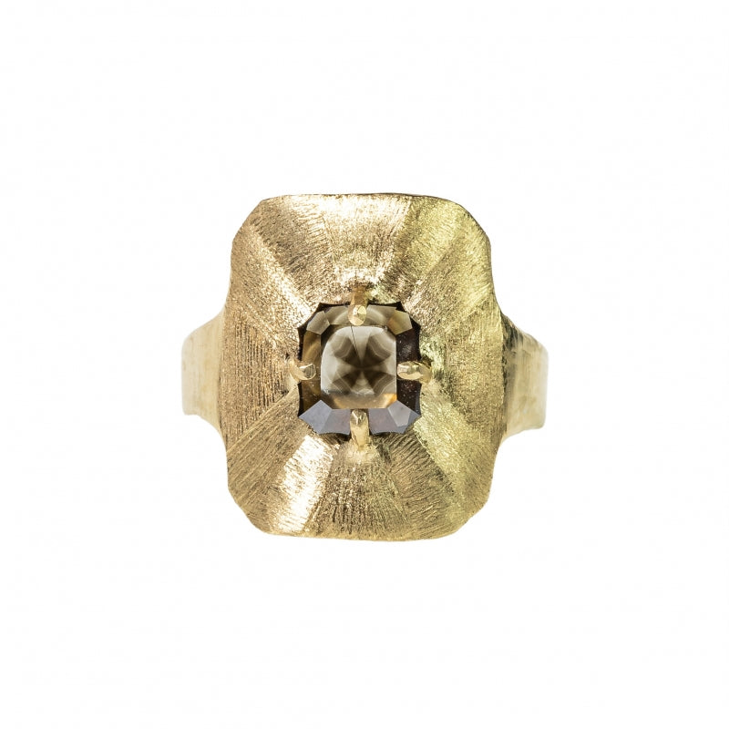 18k gold ring with asteriated diamond