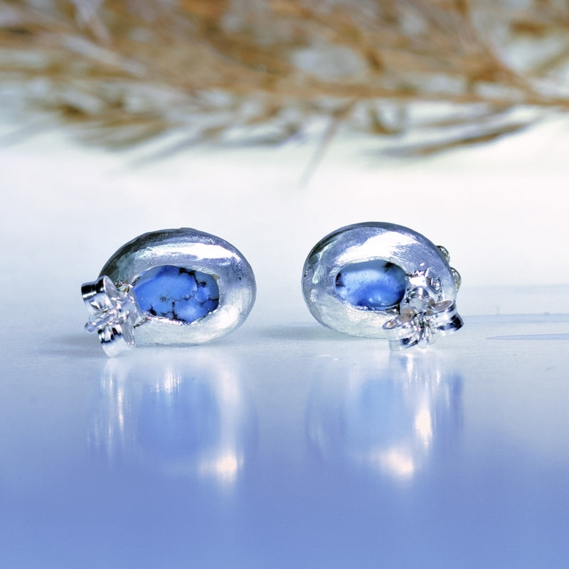 Stud earrings with turquoise
