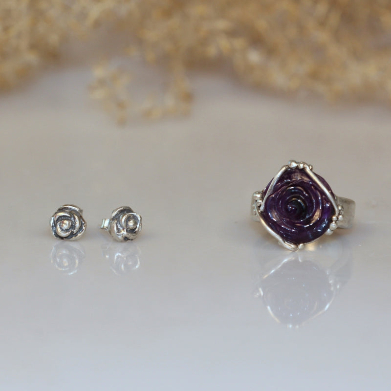 Flowers stud earrings shaped rose
