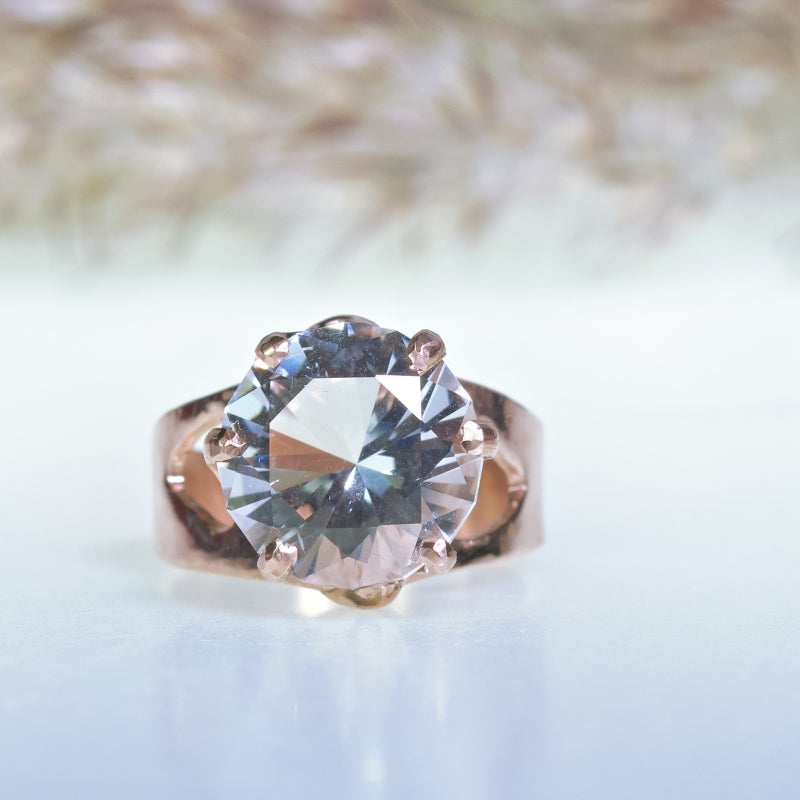 Rose gold ring with crystal quartz from Vysočina