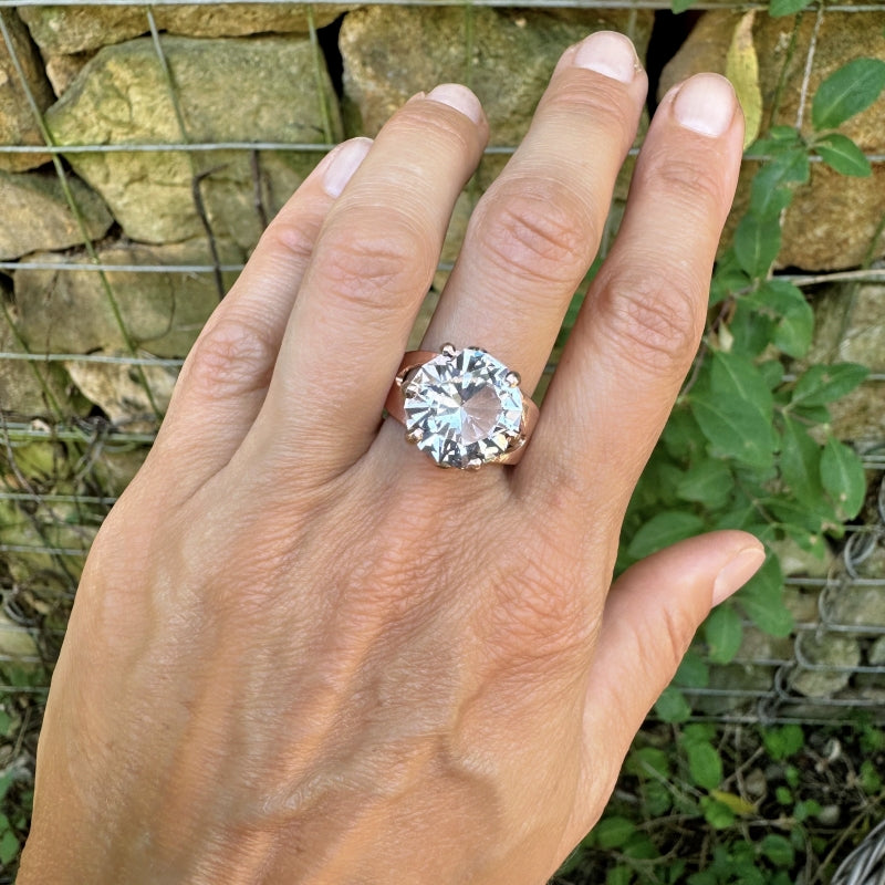 Rose gold ring with crystal quartz from Vysočina
