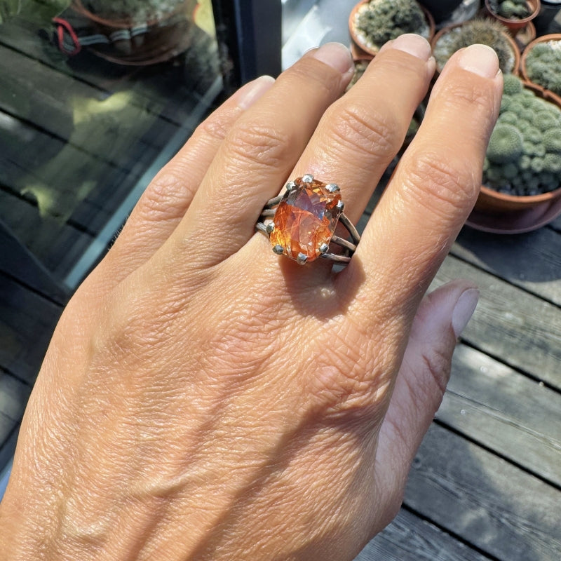 Ring with Irone oxide quartz