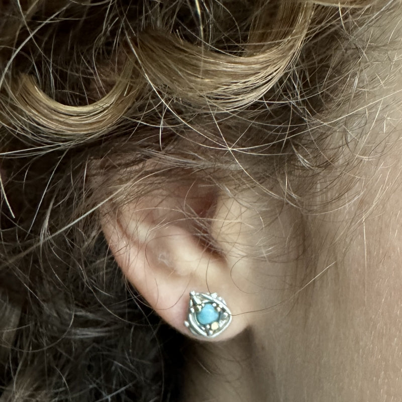 Stud earrings with larimars