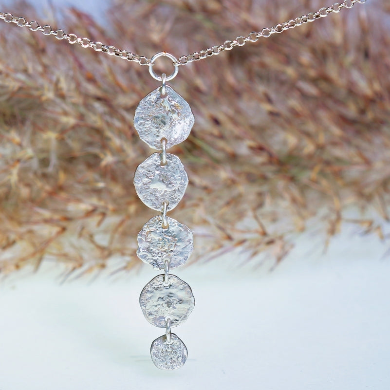 Necklace with sterling silver structure plates