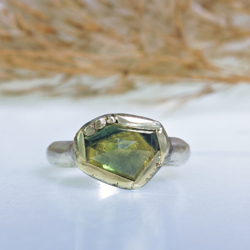 Ring with Kenya sapphire