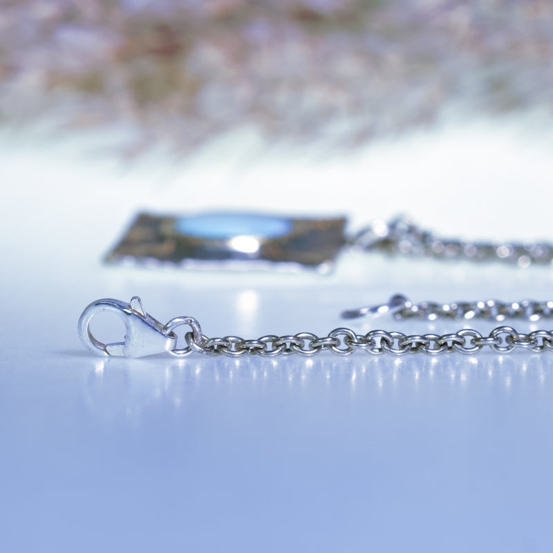 Necklace with round turquoise