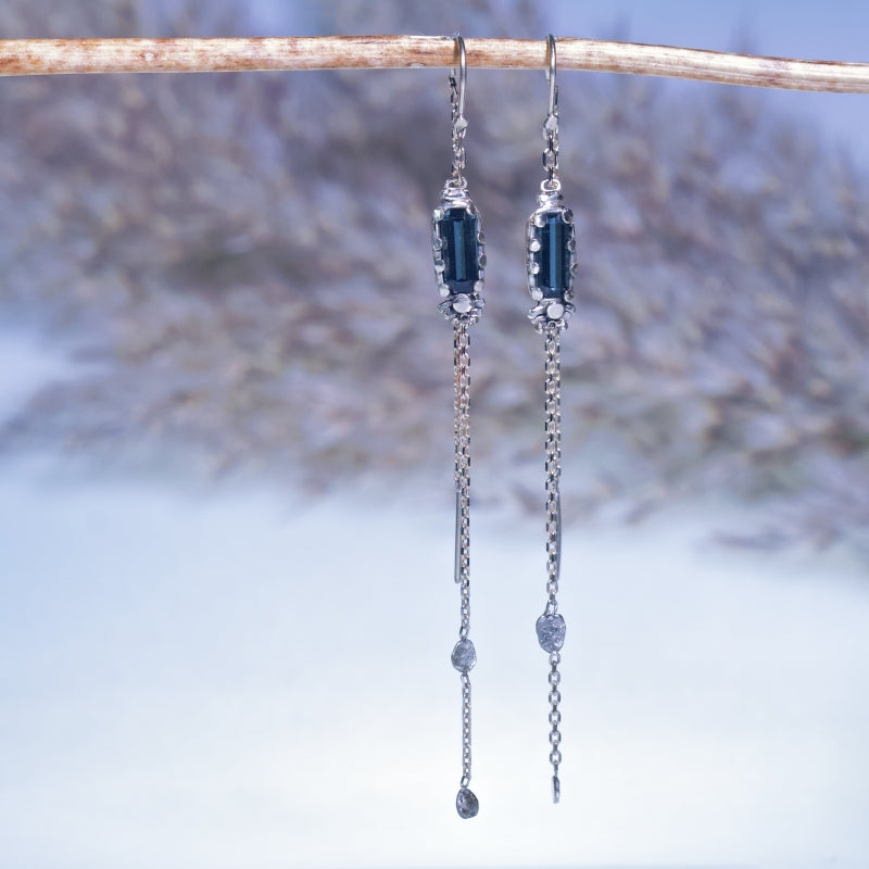 White gold long hanging earrings with tourmalines