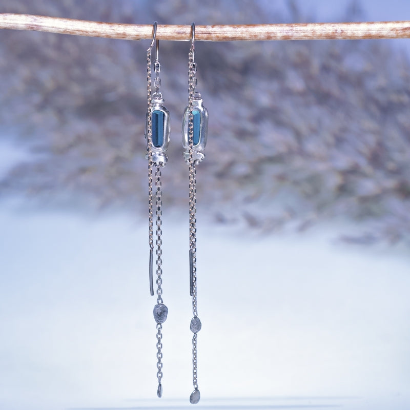 White gold long hanging earrings with tourmalines