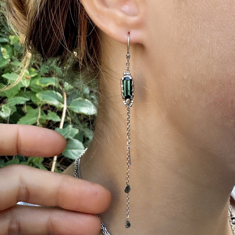 White gold long hanging earrings with tourmalines