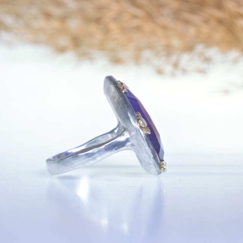 Ring with big pear shape amethyste