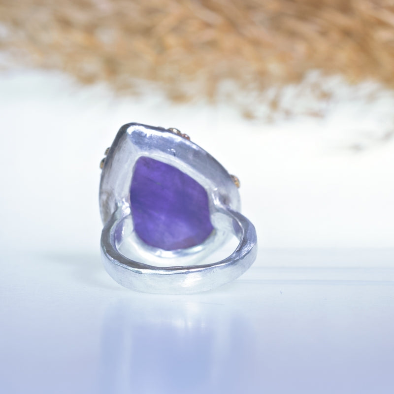 Ring with big pear shape amethyste