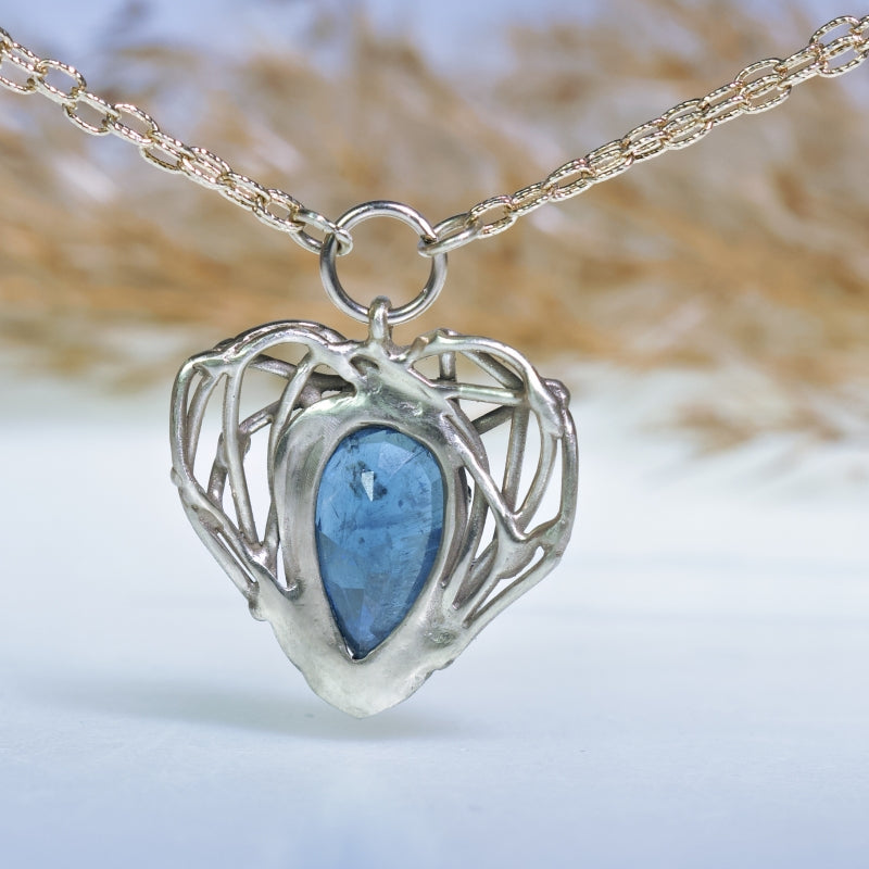 White gold necklace Heart with blue tourmaline