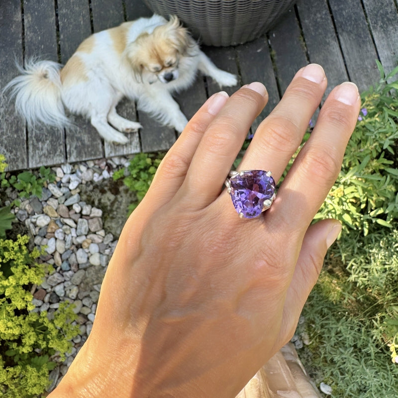Ring with big amethyst in heart shape