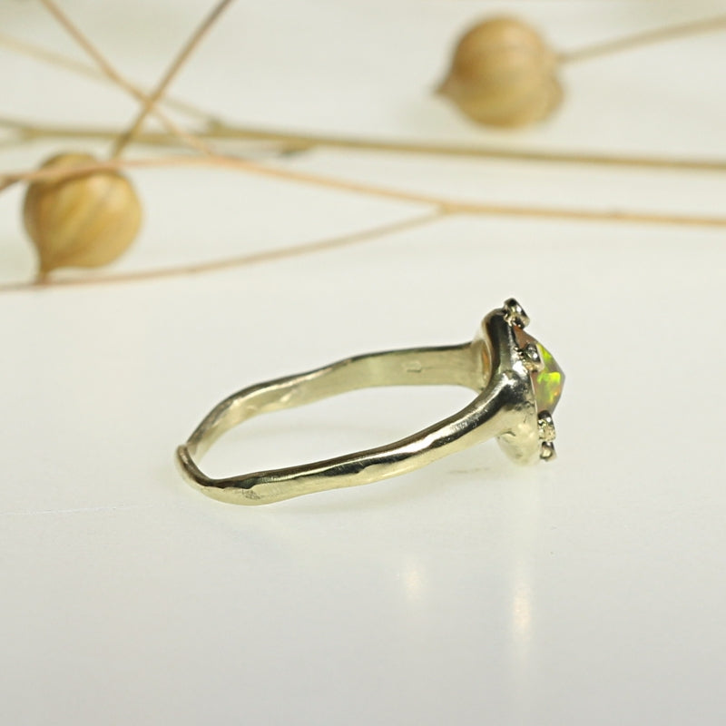 Gold ring with Ethiopian opal