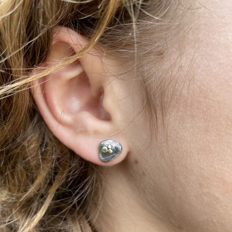 Stud earrings Simply metals irregular shape