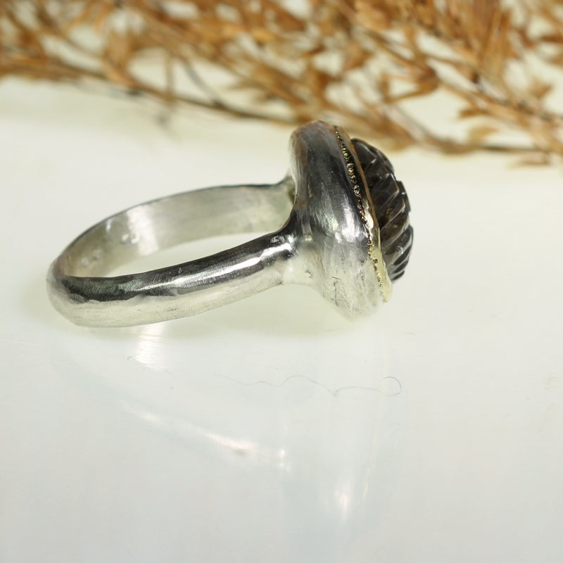 Ring with handcarved labradorite - third eye