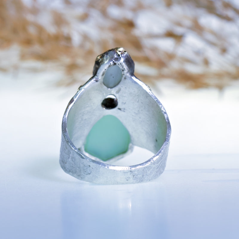 Wide ring with two chrysoprases