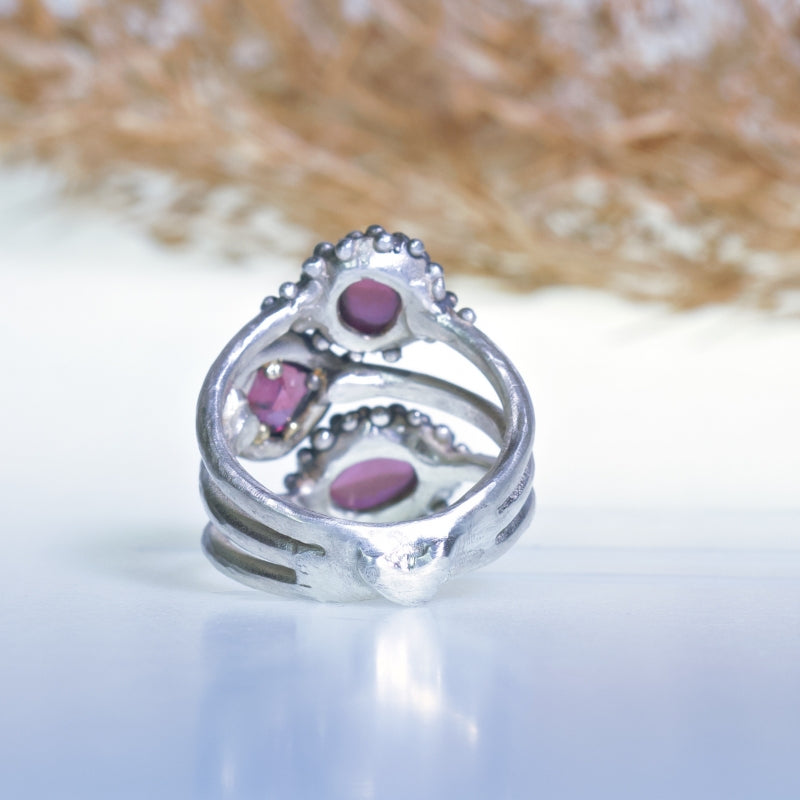 Ring with three garnets