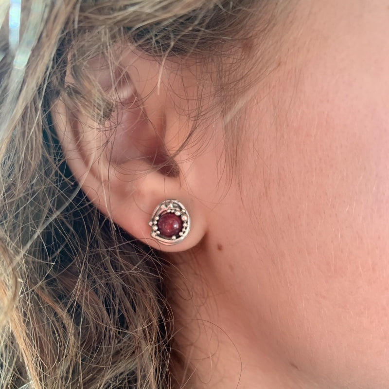 Stud earrings Galaxy with rhodolite garnet