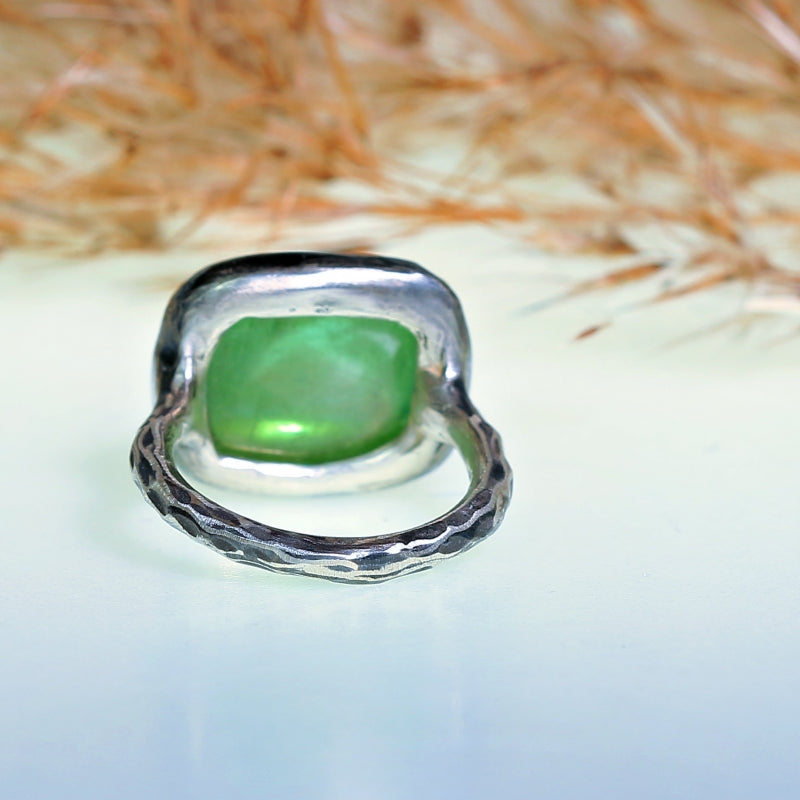 Ring with apple green tourmaline - sugar loaf