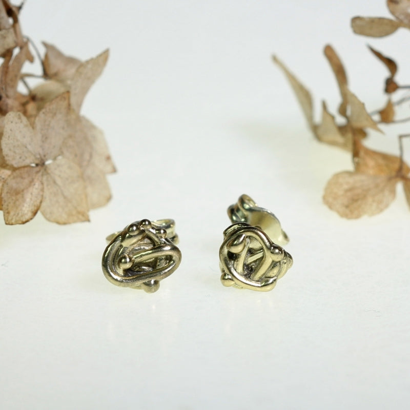 Stud Galaxy gold earrings