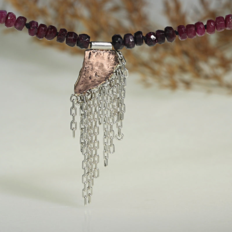 Necklace Spirit with shaded ruby and red gold pendant