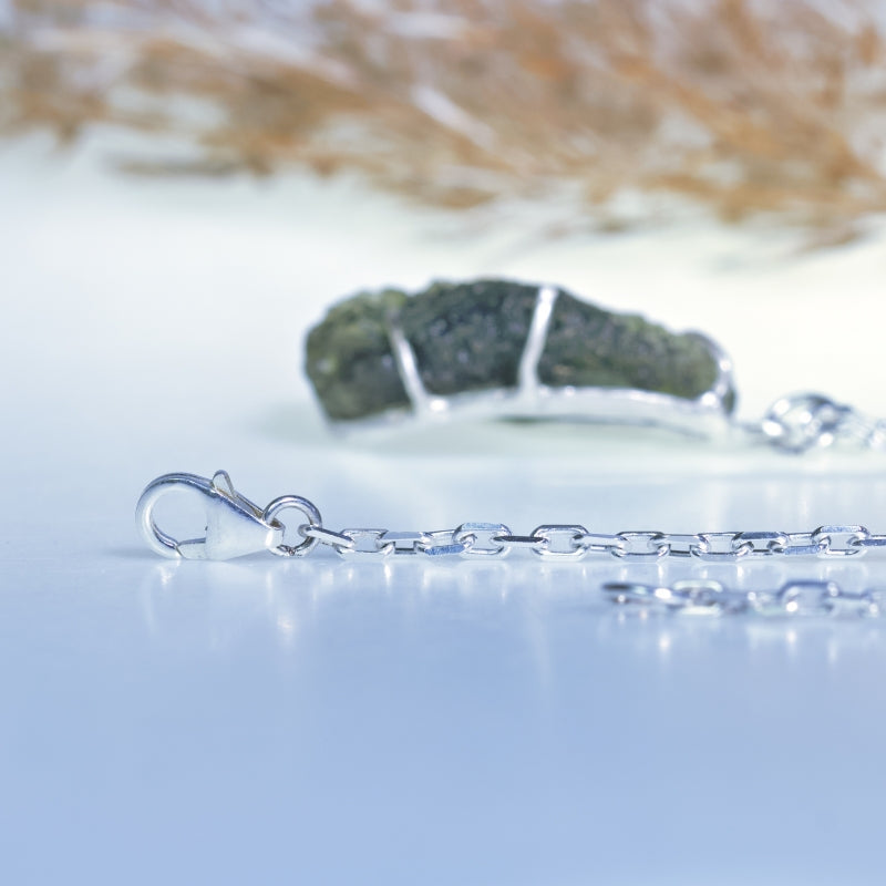Long necklace with moldavite and aquamarine