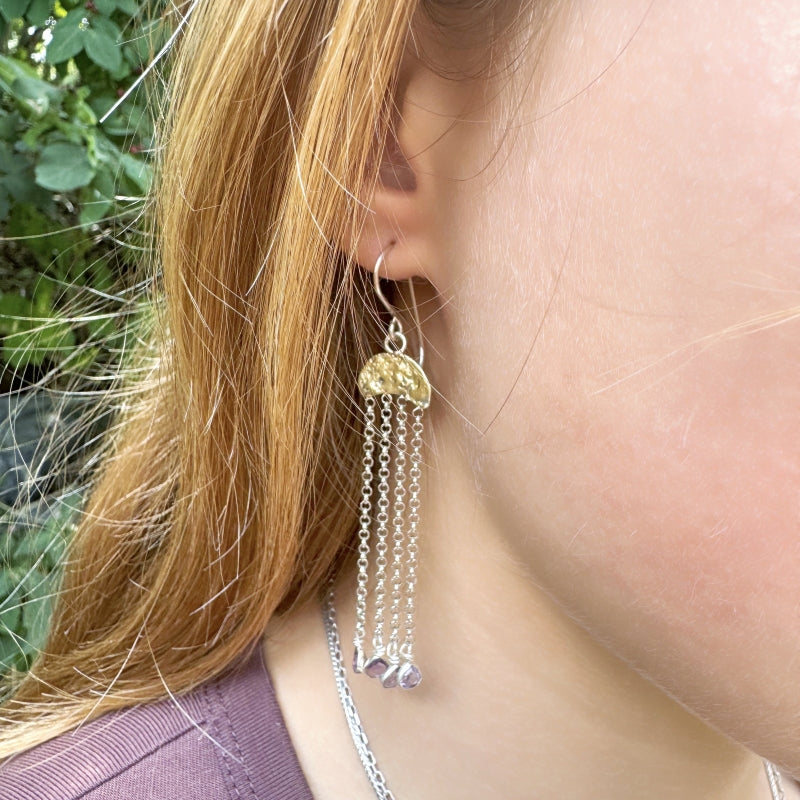 Hanging earrings with amethyst and chains