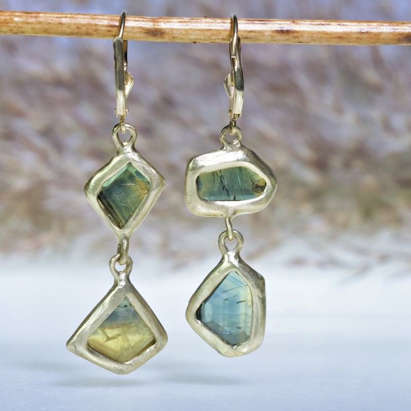 Gold earrings with Kenya sapphires