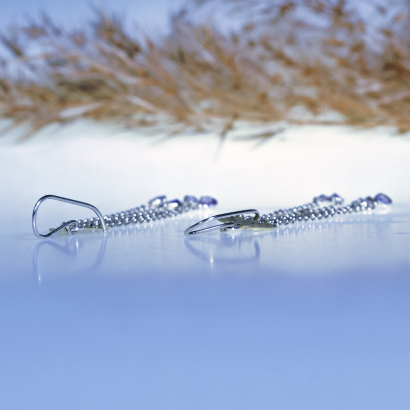 Hanging earrings with amethyst and chains